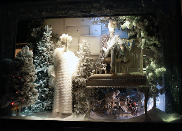 187999731RM015_Bergdorf_Goo